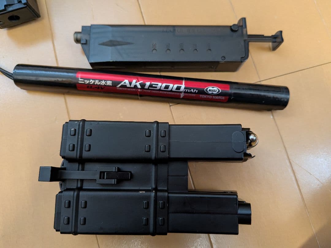 東京マルイ H&K MP5K 電動ガン　多弾数マガジン、バッテリー、ローダー付