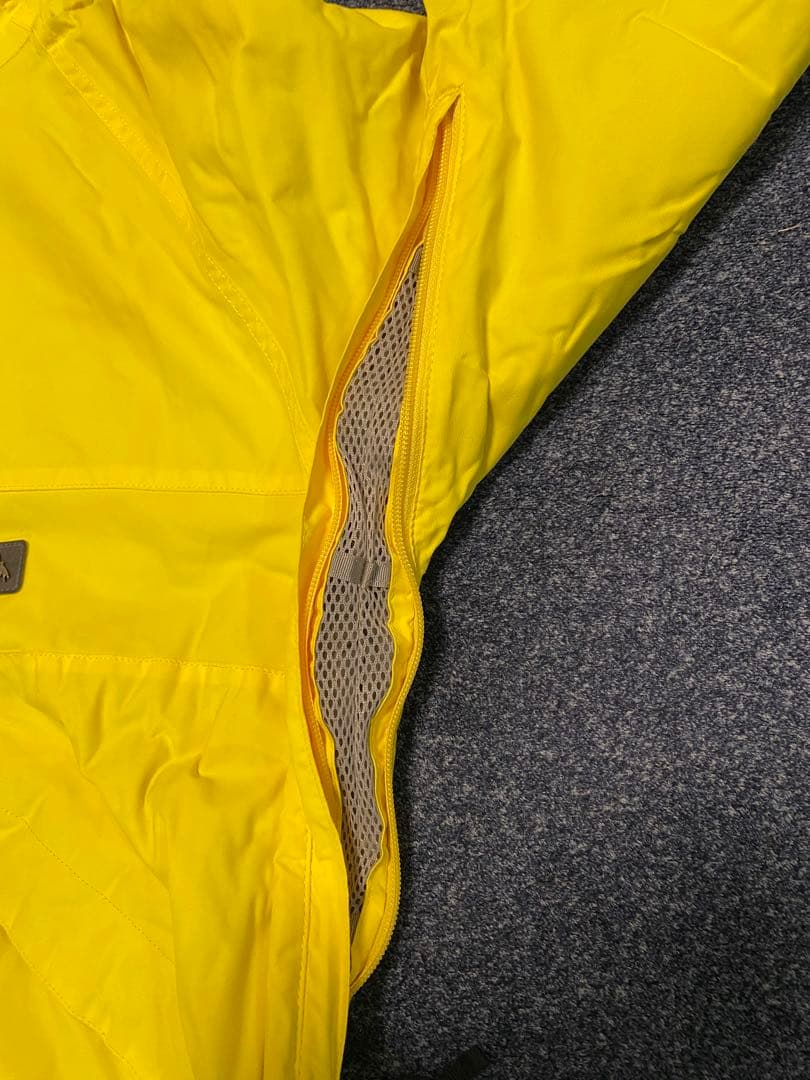 BURTON フード付きジャケット イエロー