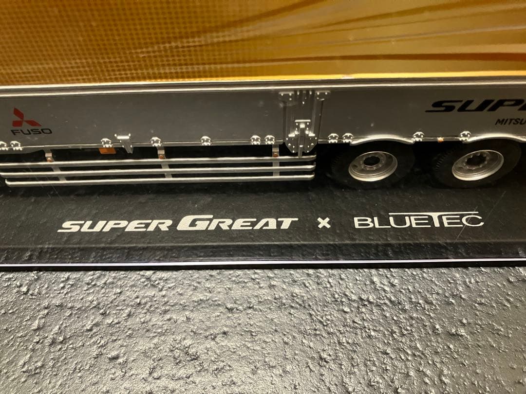 FUSO SUPER GREAT ミニカー 1/43 スケール