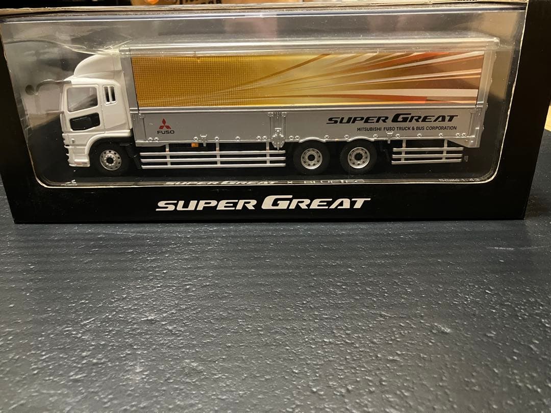 FUSO SUPER GREAT ミニカー 1/43 スケール