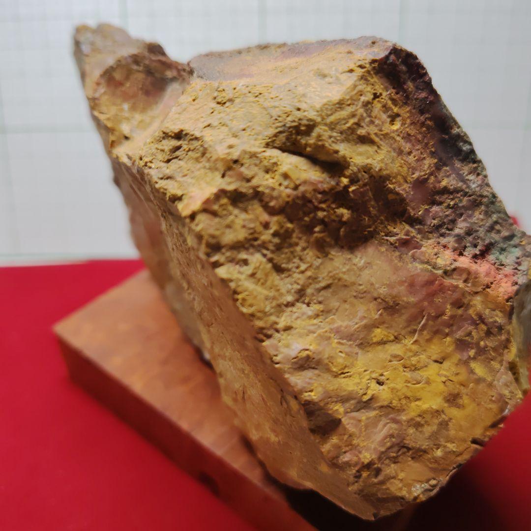 多彩な色の自然石（津軽錦石）原石、管理Ｎｏ．71238台除く