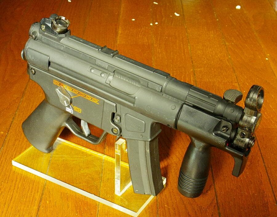 東京マルイ H&K MP5クルツA4 純正バッテリー＆充電器付き