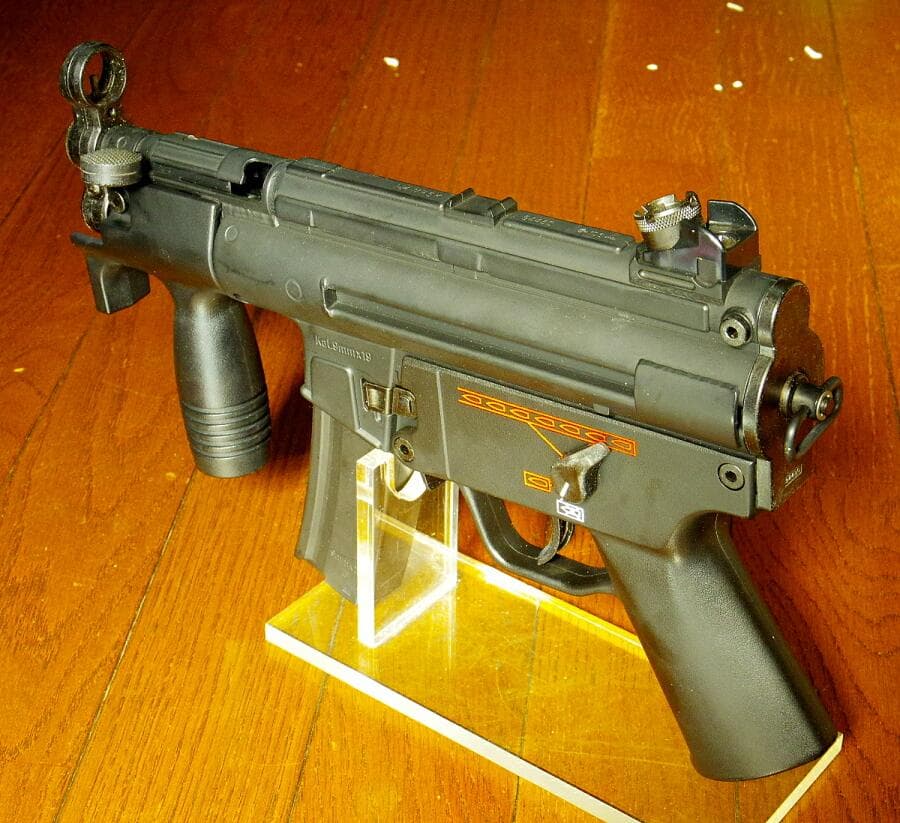 東京マルイ H&K MP5クルツA4 純正バッテリー＆充電器付き