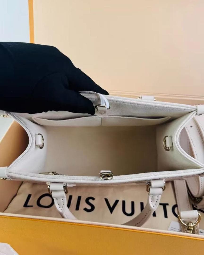 ☆Louis ☆Vuitton ホワイト レザーバッグ---