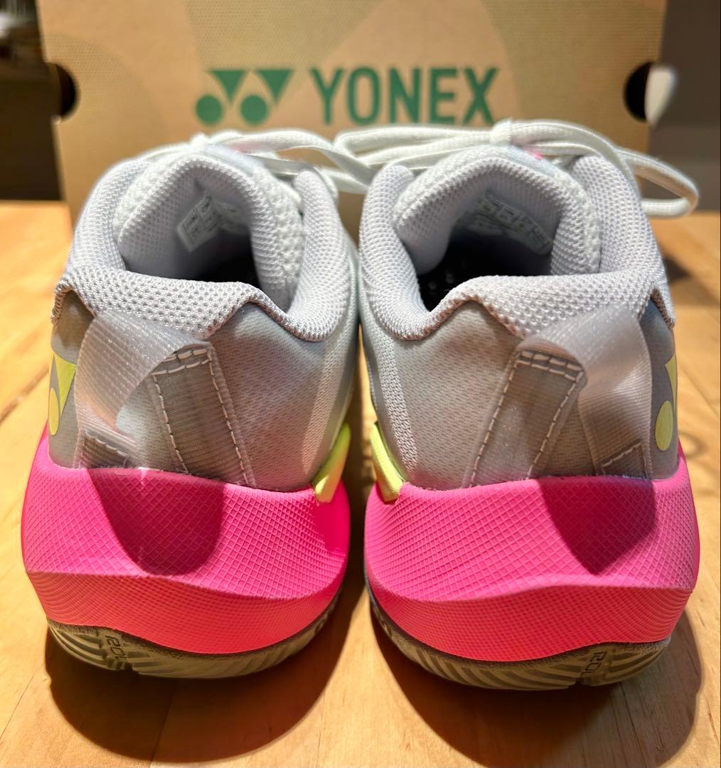 YONEXバドミントンシューズ　サブアクシアGTウィメンSHBSG1L 24cm