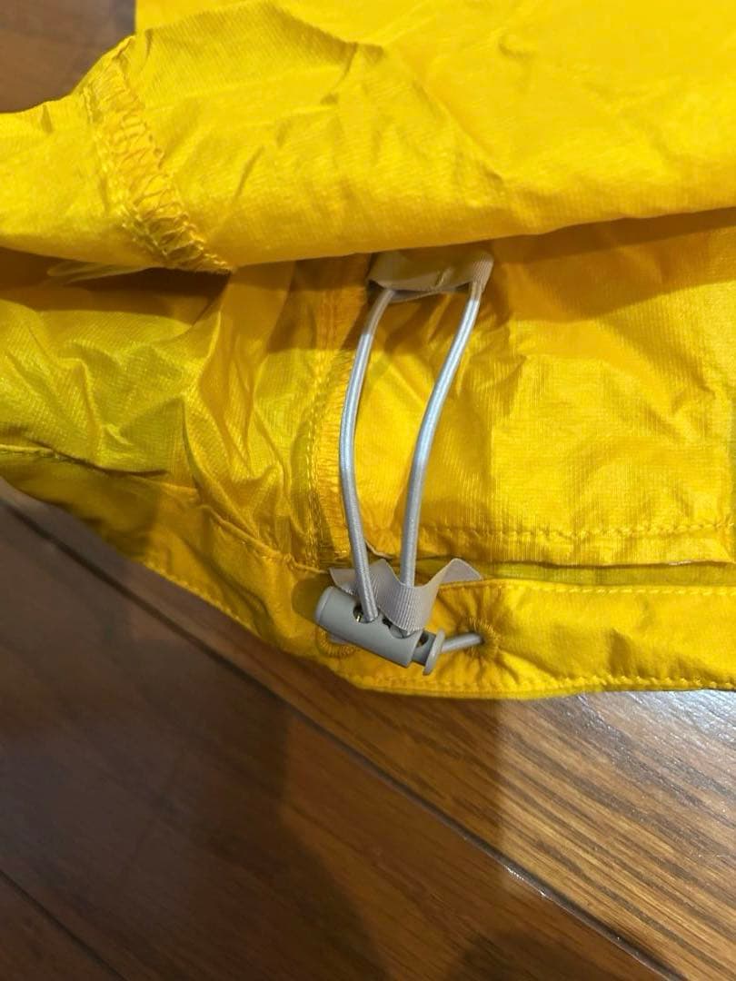 新品　未使用　Marmot イエロー ウィンドブレーカー
