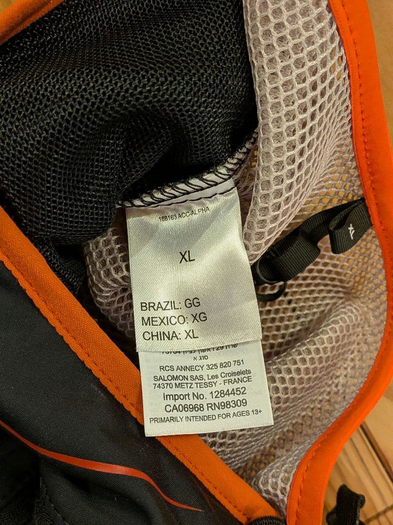 SALOMON サイズXLトレイルランニングベスト 黒・オレンジ