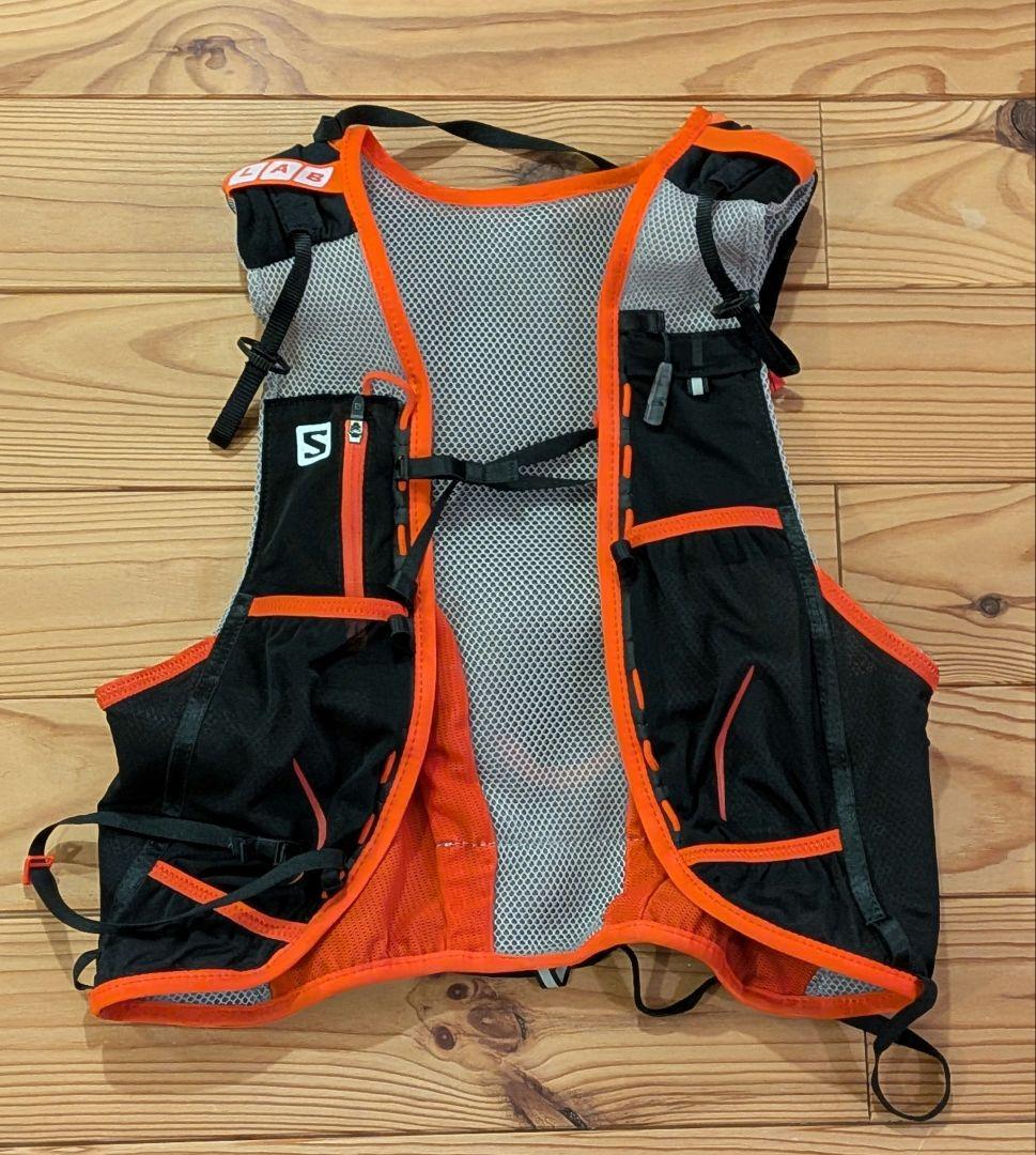 SALOMON サイズXLトレイルランニングベスト 黒・オレンジ