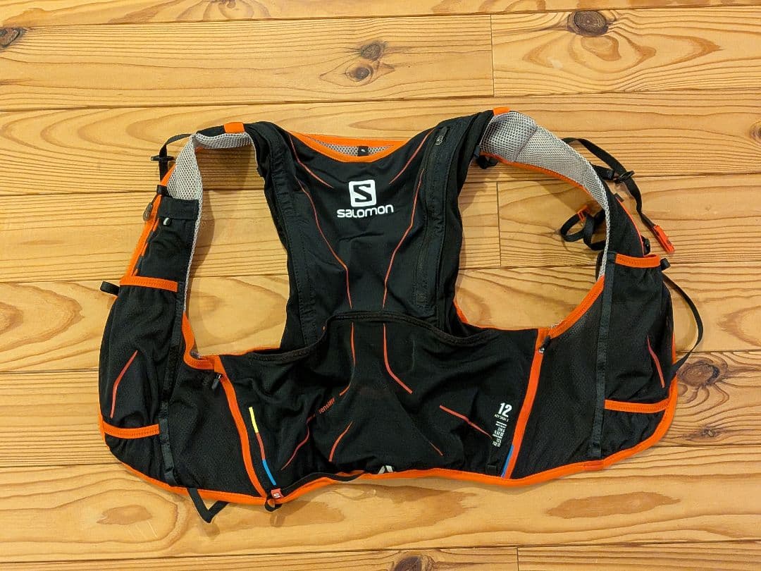 SALOMON サイズXLトレイルランニングベスト 黒・オレンジ