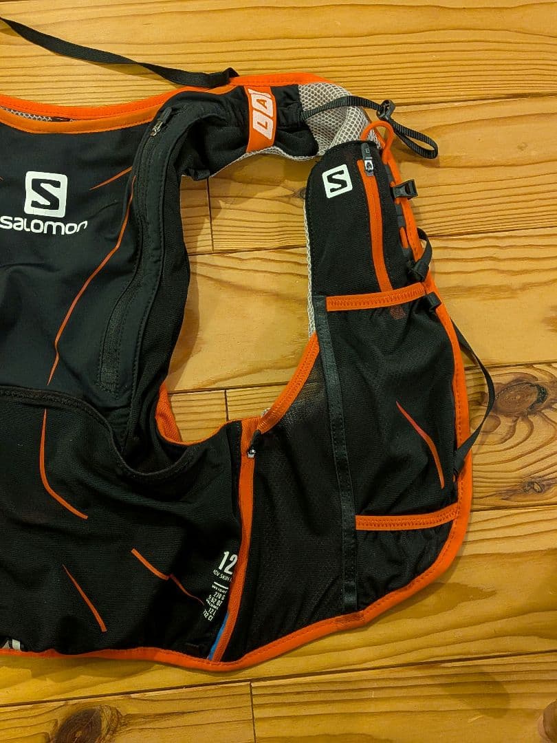 SALOMON サイズXLトレイルランニングベスト 黒・オレンジ