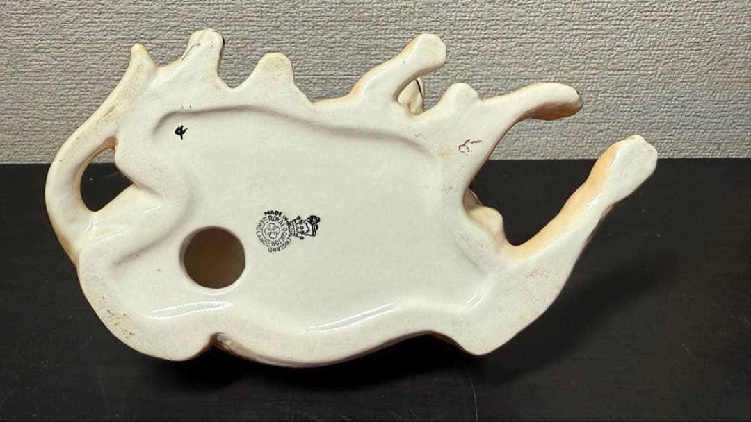 犬の陶器　ロイヤルドルトン　フィギュリン