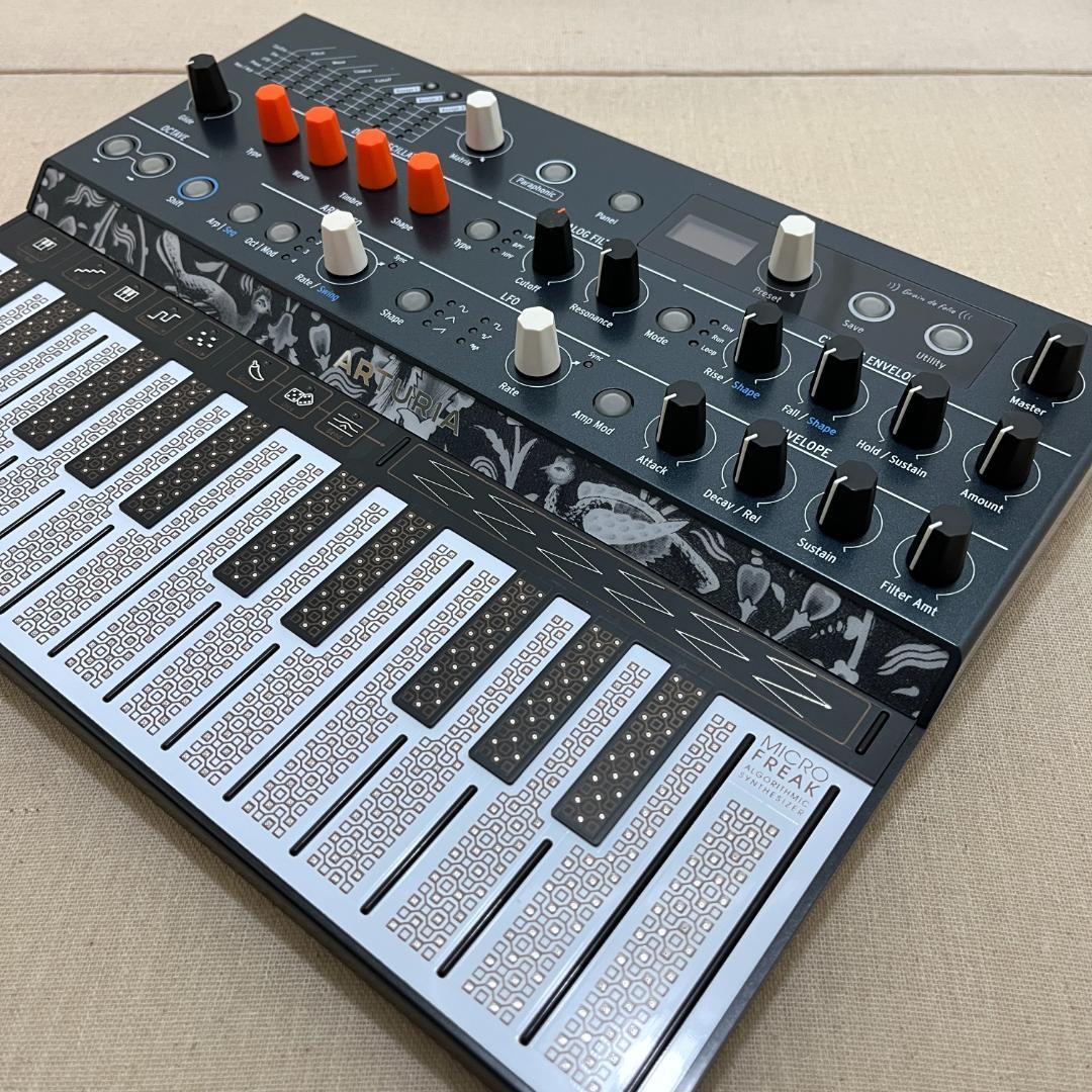 Arturia MicroFreak シンセサイザー