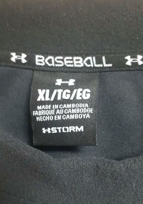 アンダーアマーフリースジャケット