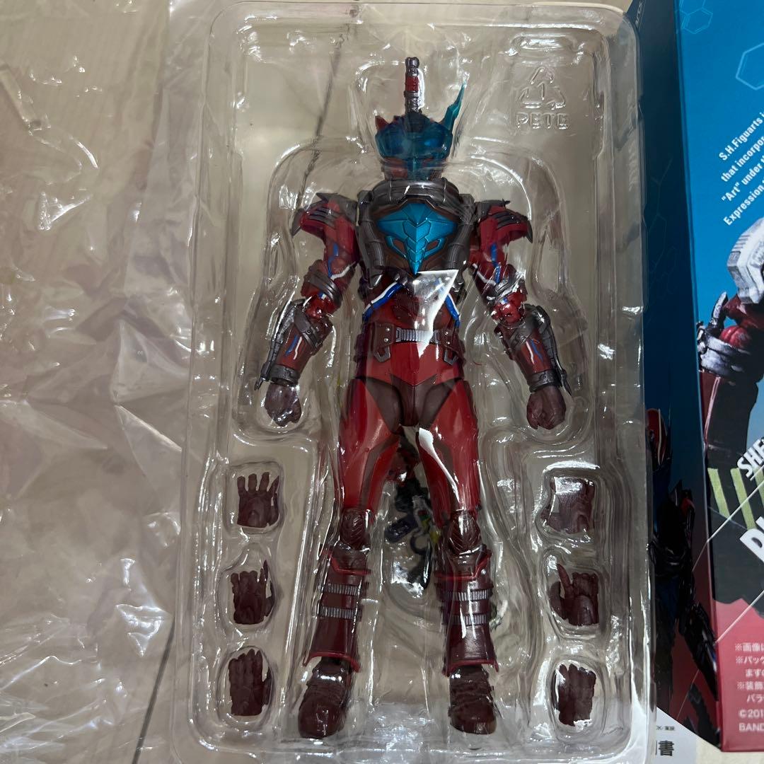 S.H.Figuarts(フィギュアーツ) ブラッドスターク 仮面ライダービルド