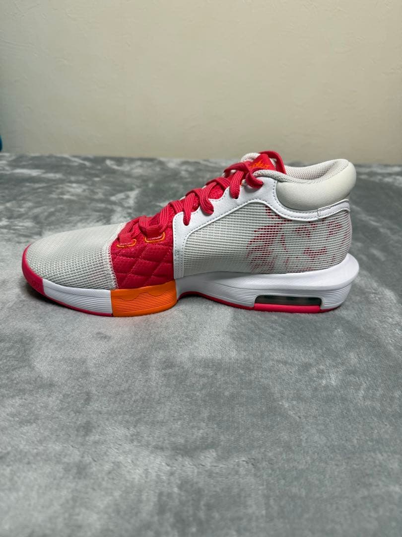 ナイキ　レブロン ウィットネスVIII 27cm NIKE バスケ　シューズ