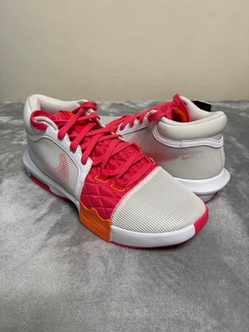 ナイキ　レブロン ウィットネスVIII 27cm NIKE バスケ　シューズ