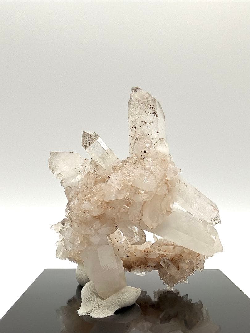 ピンク　サマディ　クォーツ　原石　鉱物　標本　天然石　水晶　石　ヘマタイト