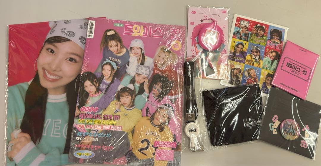 TWICE-ZINE VOL.4 公式ファンクラブグッズ
