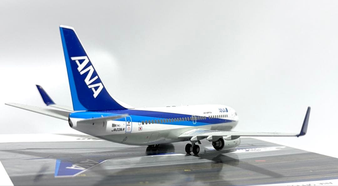 全日空商事 1/200 B737-700 ANA NH20020