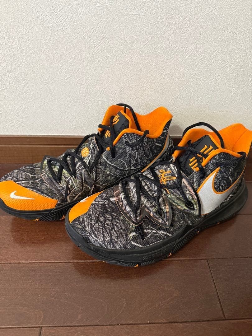 シューズ(男性用) Nike Kyrie 5 TAKO