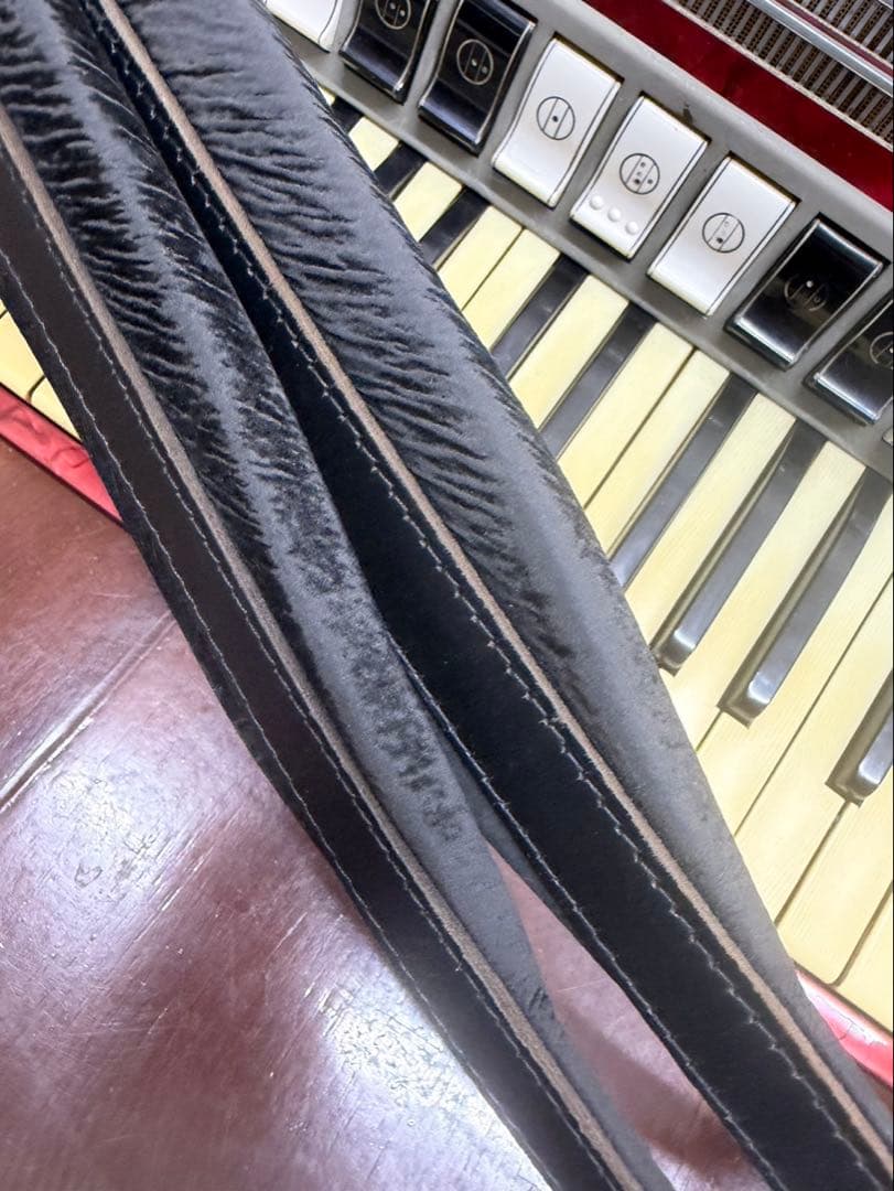 アコーディオン　HOHNER TANGO Ⅲ M レッド