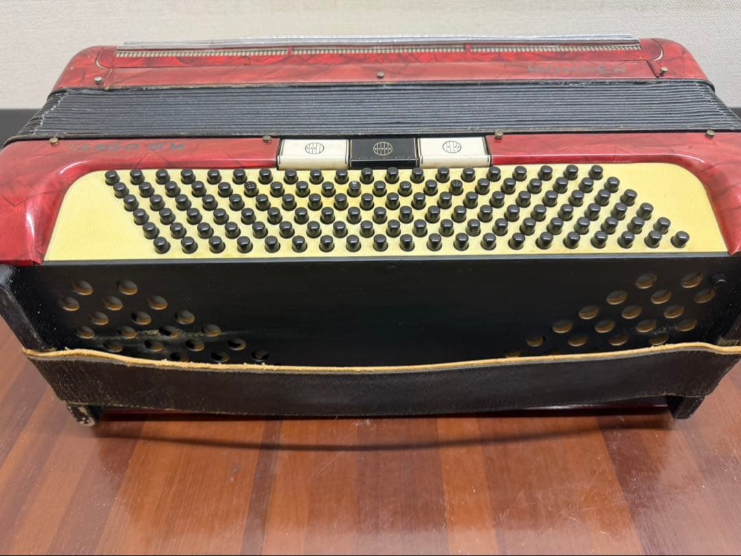 アコーディオン　HOHNER TANGO Ⅲ M レッド