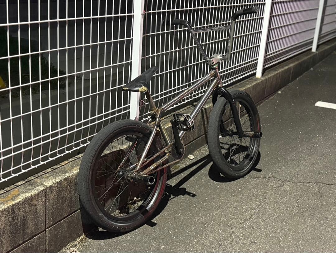 BMX cult shorty 20インチ