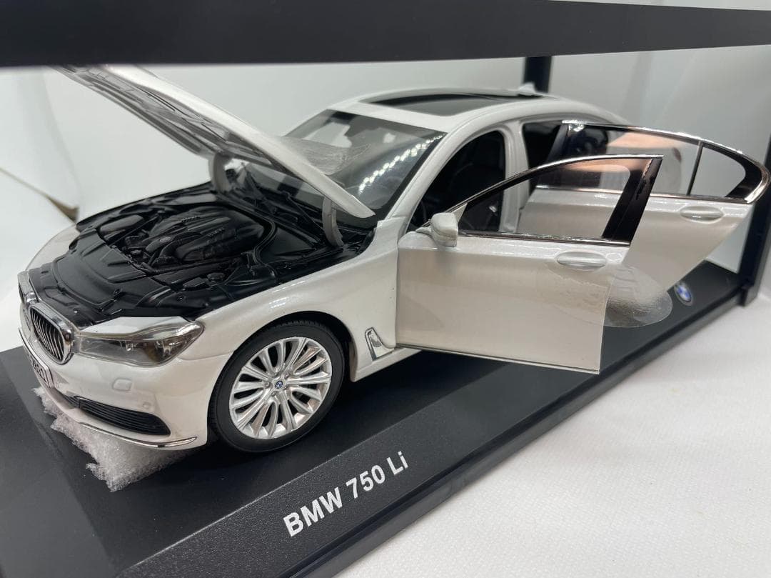 特注 1/18  750Li ホワイト