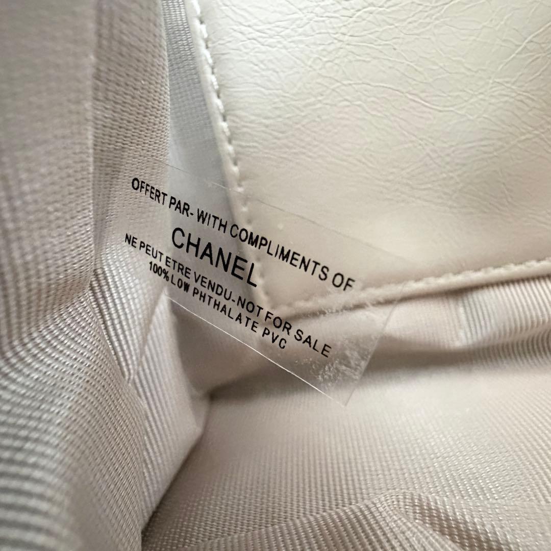 CHANEL ショルダーバッグ　シャネル　VIP 非売品　ホワイト　限定