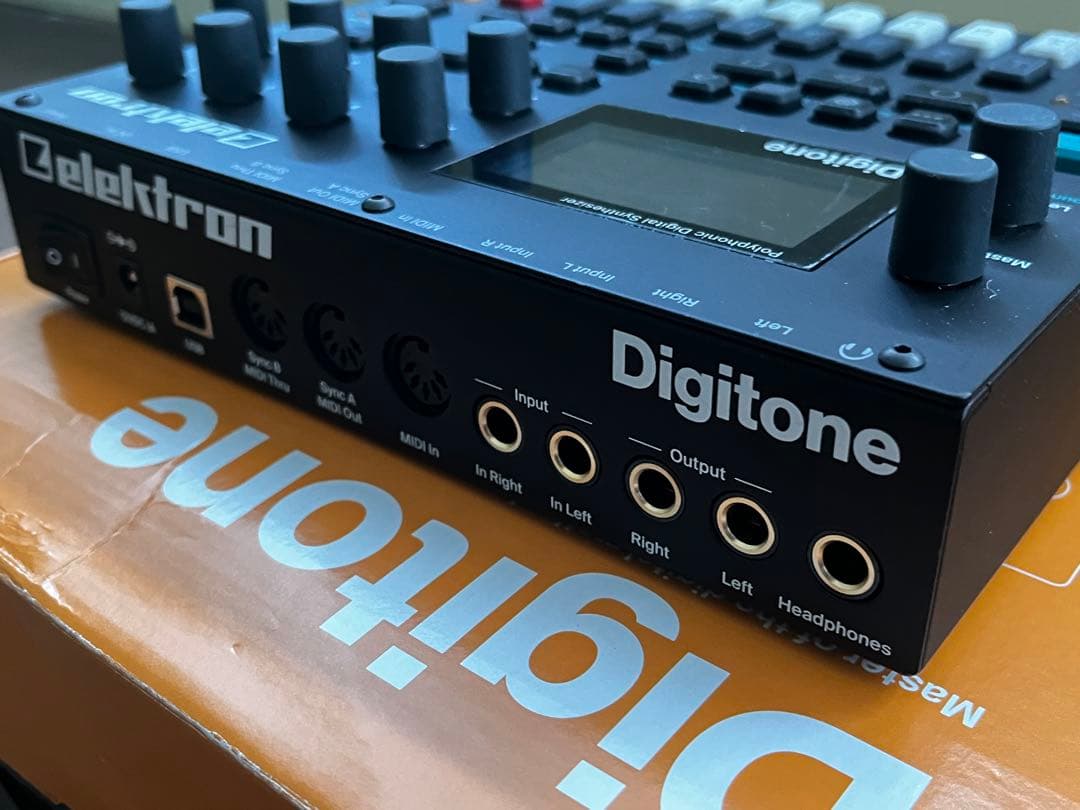 Elektron Digitone シンセサイザー 箱+有料プリセット8種付き
