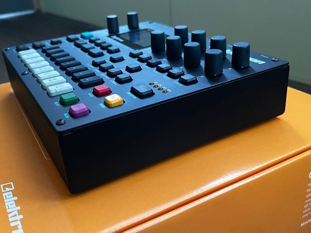Elektron Digitone シンセサイザー 箱+有料プリセット8種付き
