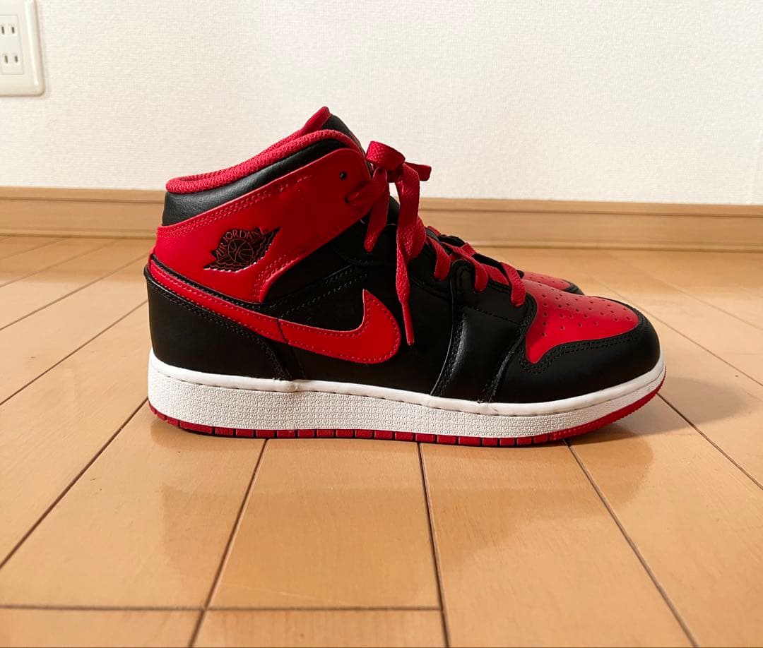 ナイキ NIKE エアジョーダン バッシュ ブラック レッド 24.5cm