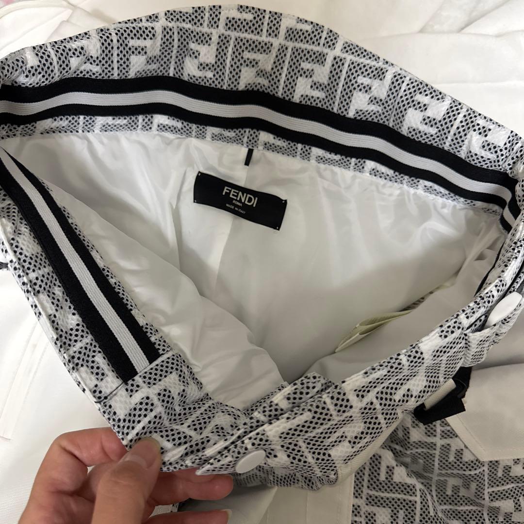 FENDI スノボー　スノーボード　レディース　パンツ スノーボードウェア