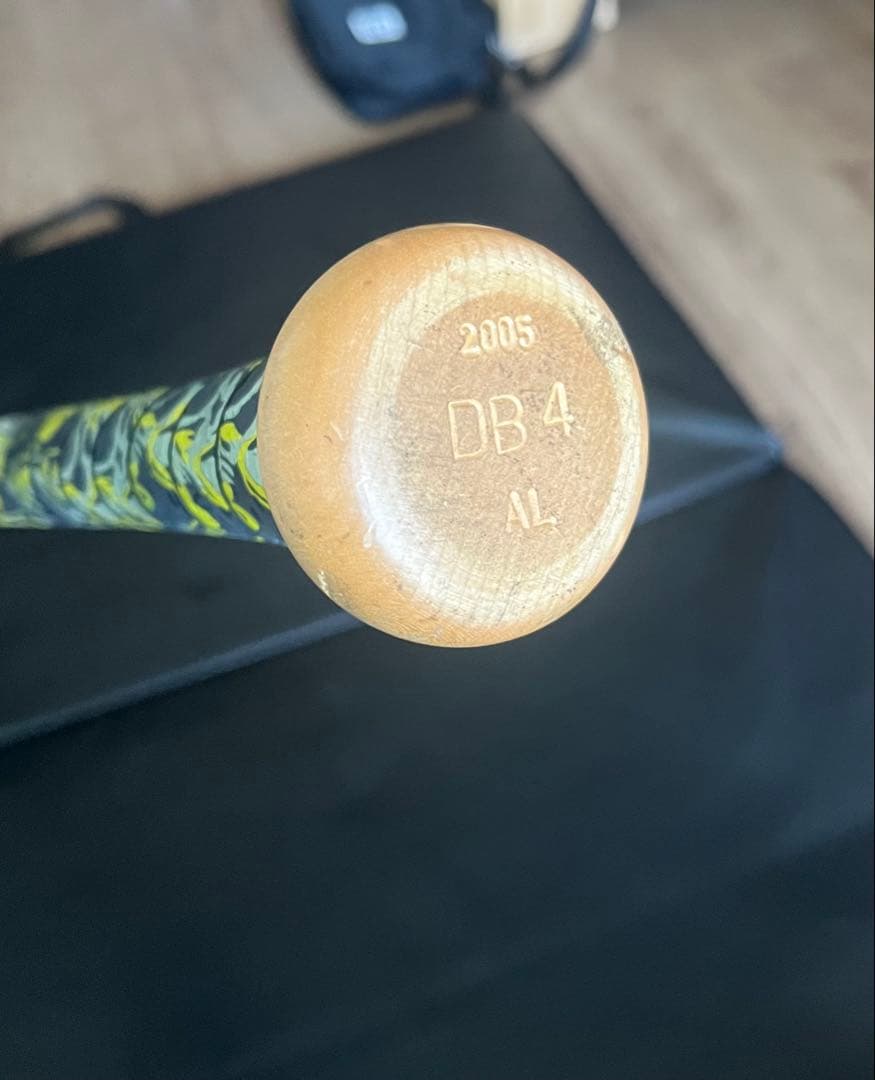 横浜DeNAベイスターズ 伊藤裕季也 #4　バット NPBマーク 支給品　実使用