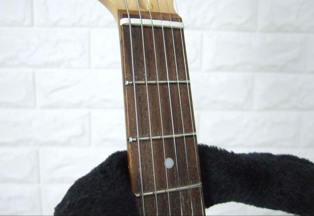 Squier by Fender ハローキティ Stratocater