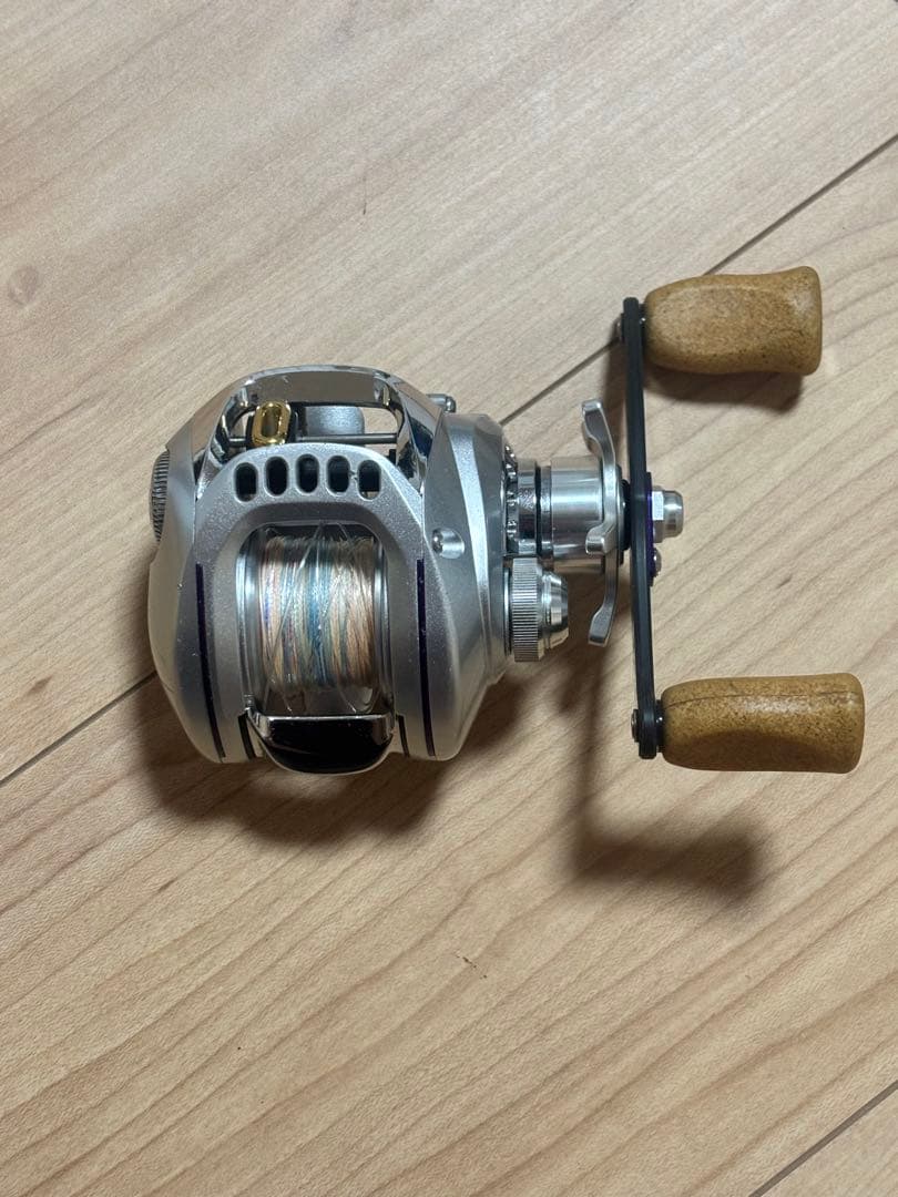 HLC シルバー ベイトリール 右巻き