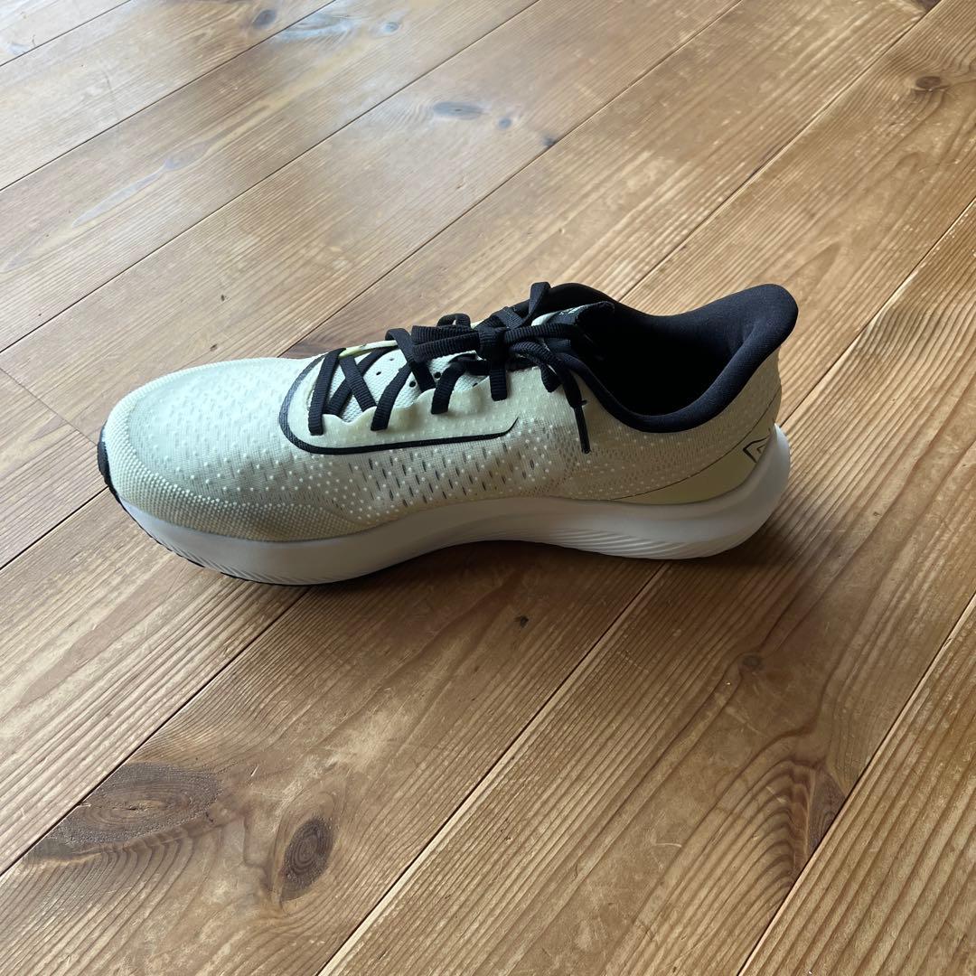 New Balance MFCXCT3（メンズランニングシューズ）　27cm