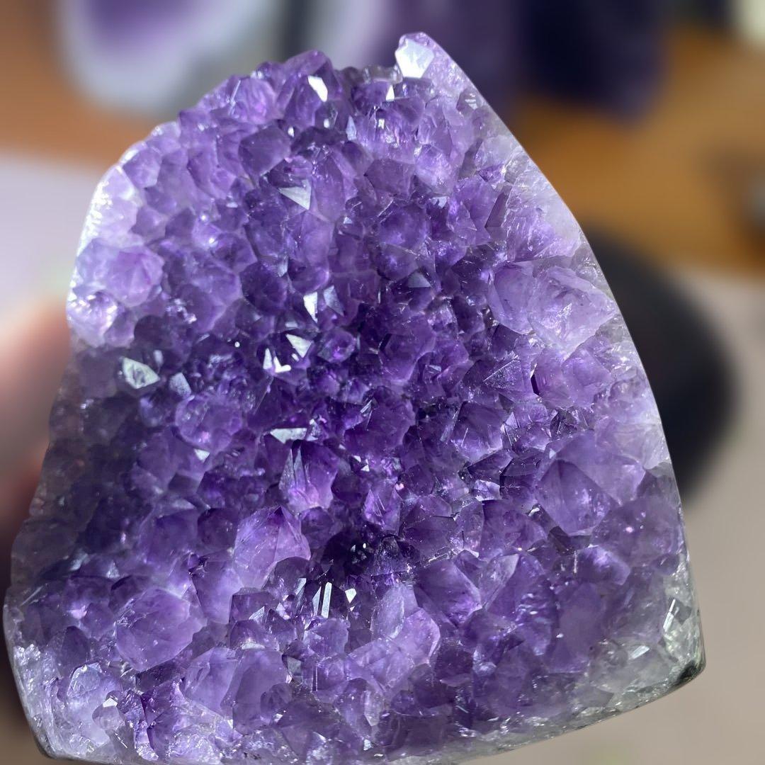 【極上】ウルグアイアメジストクラスター原石（幸運水晶1073g）純天然紫水晶