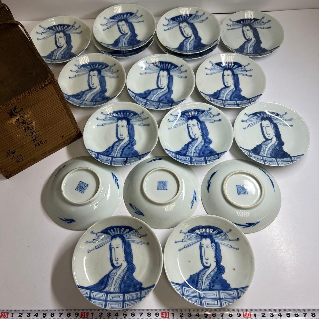 中国清朝時代　青花美人画小皿17枚　木箱　直径約11.5㎝東Y7-1024☆2F