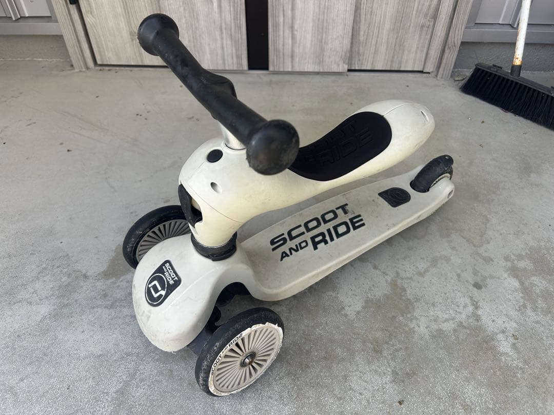 スクートアンドライド　SCOOT AND RIDE キックバイク、キックボード