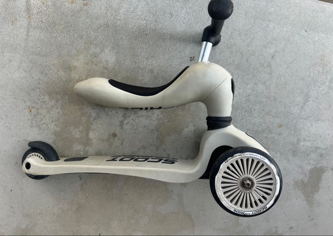 スクートアンドライド　SCOOT AND RIDE キックバイク、キックボード