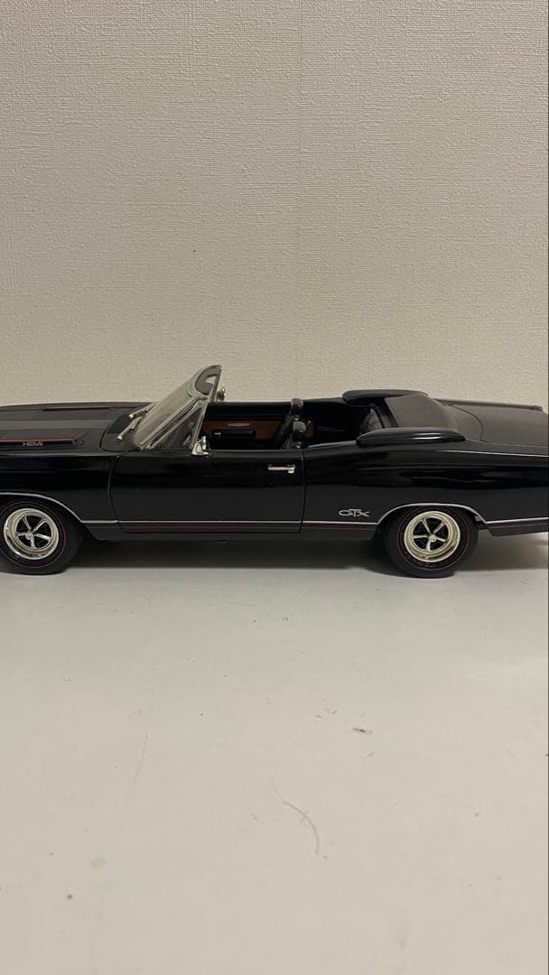 ミニカー 1969 Plymouth GTX 1:18 Scale