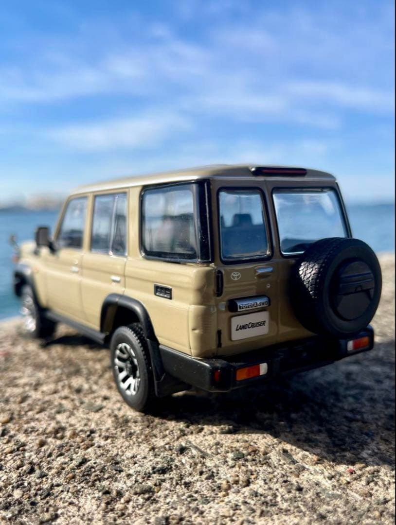 非売品　ランドクルーザー ベージュ　ミニカー