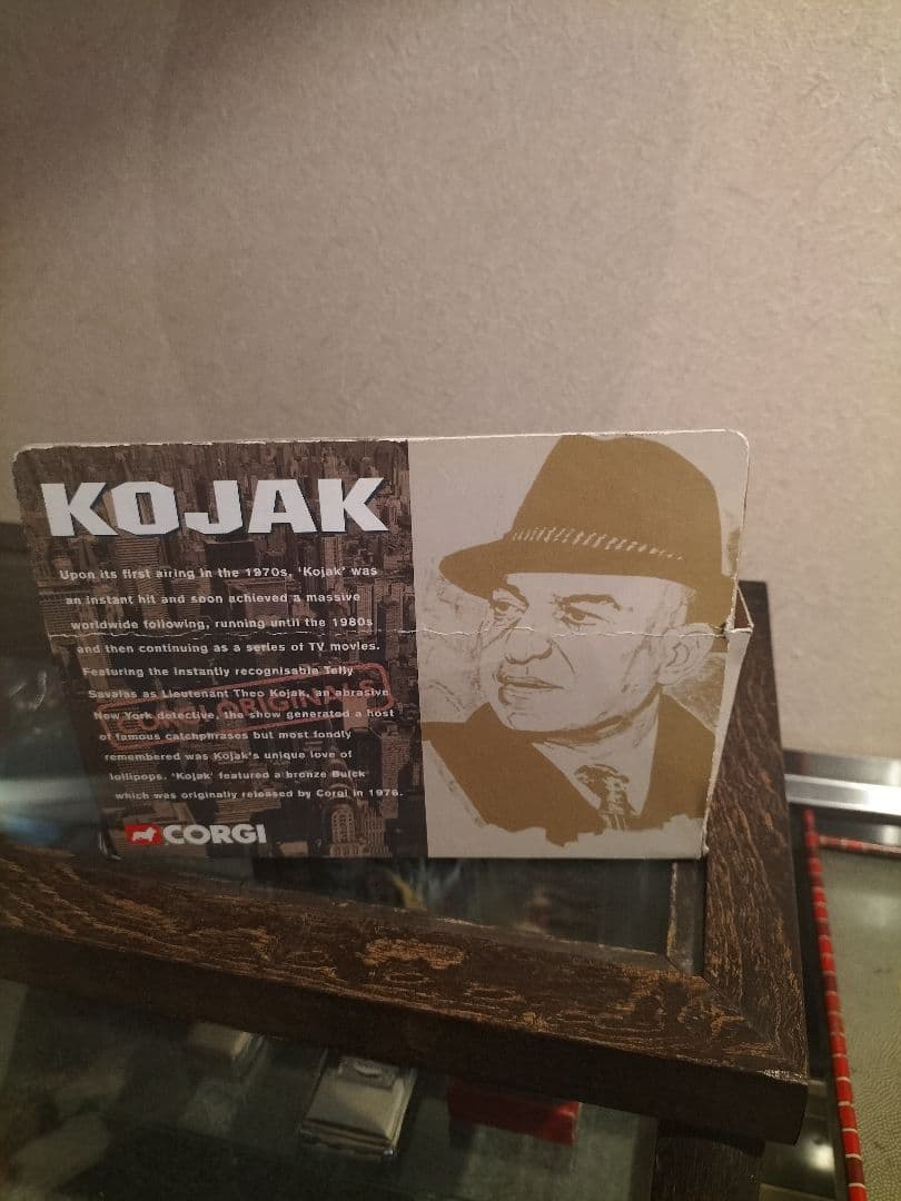 CORG Kojak Car ゴールド 1/43 スケール