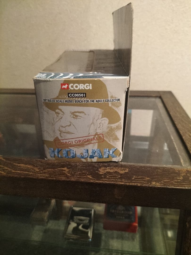 CORG Kojak Car ゴールド 1/43 スケール