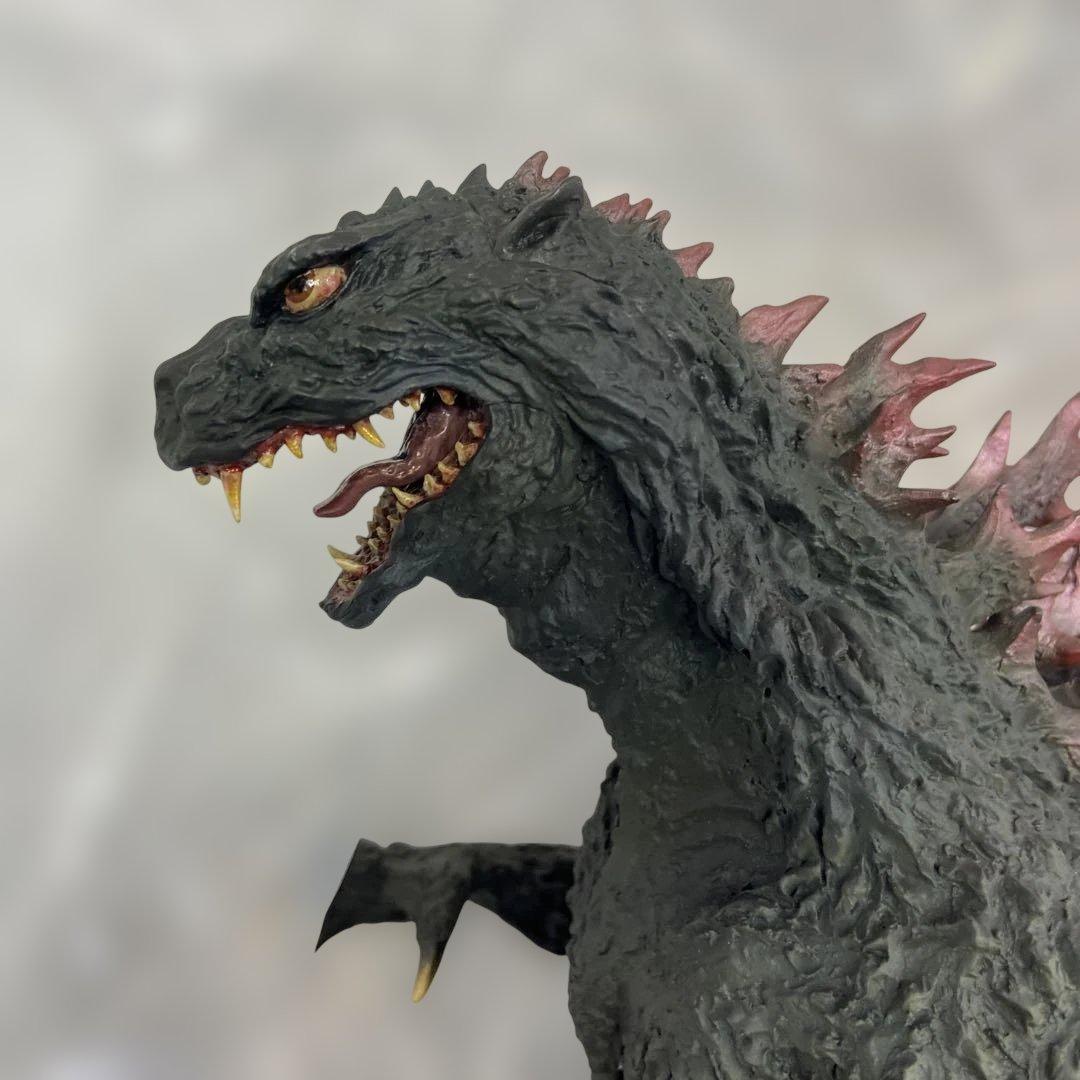 美品 リアルマスターコレクション ゴジラ2000 ミレニアム　ゴジラストア限定