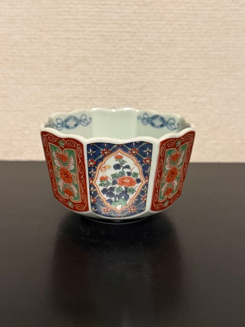 八角形の花模様陶器