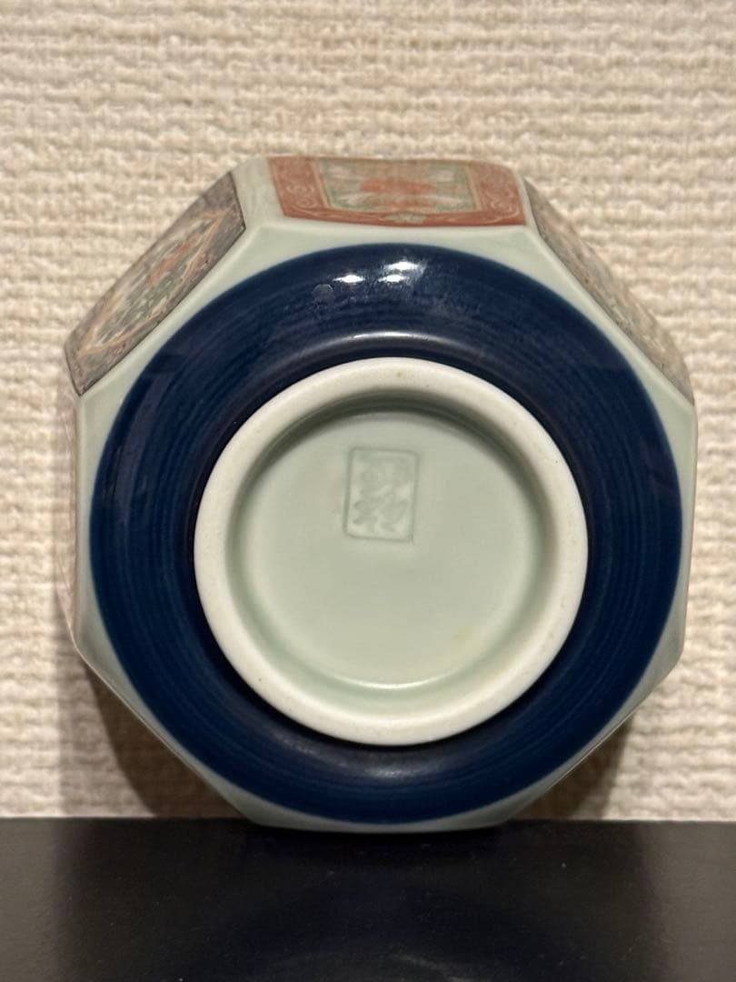 八角形の花模様陶器