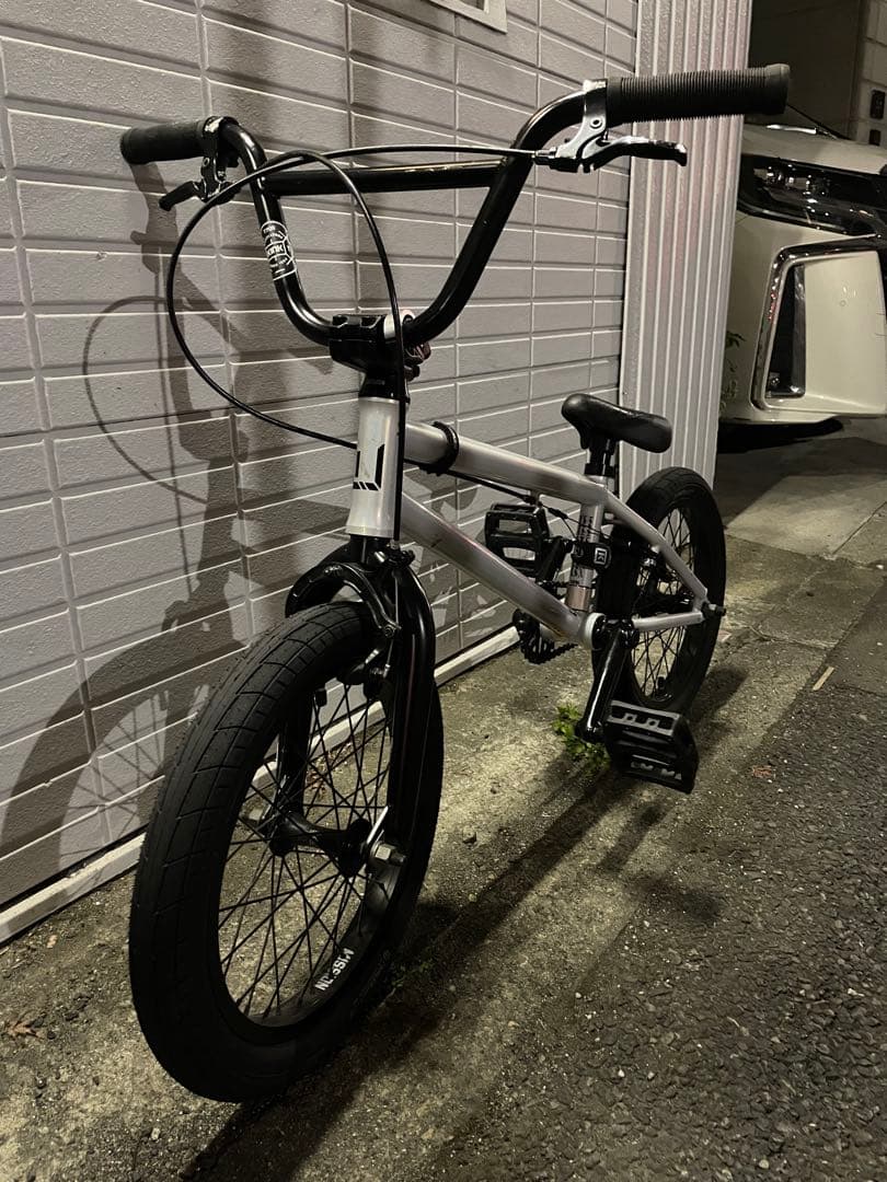 【直接引取希望】自転車 BMX KINK 16インチ ホワイト 完成車 キッズ