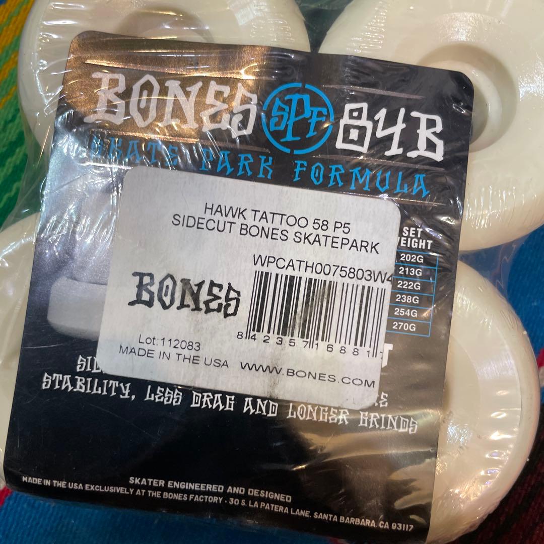 BONES HAWK TATTOO 58MM スケボーウィール